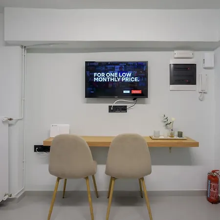 Fully Renovated Underground Flat In Pagrati * Athens