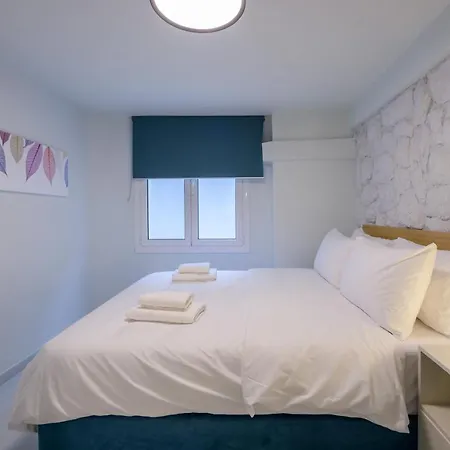 Fully Renovated Underground Flat In Pagrati